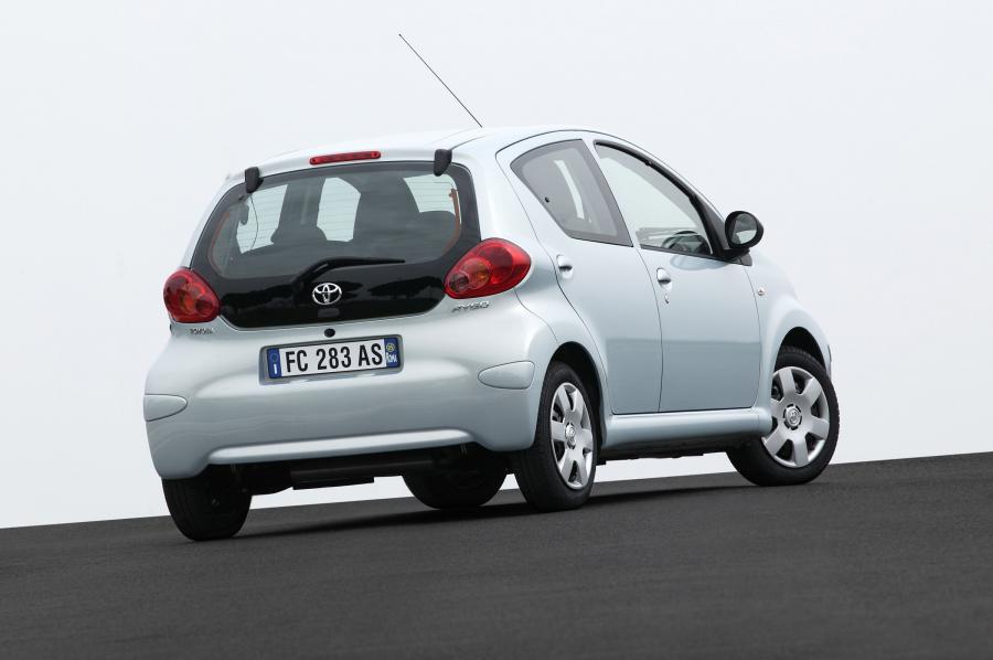  Toyota Aygo 2005 года  (фото 73 из 102)
